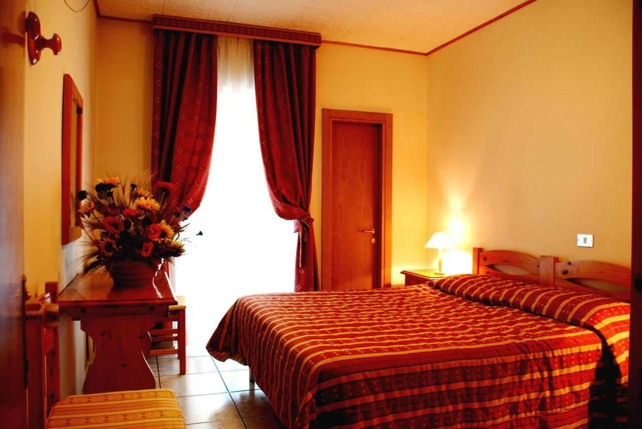 Hotel La Maielletta Преторо Стая снимка